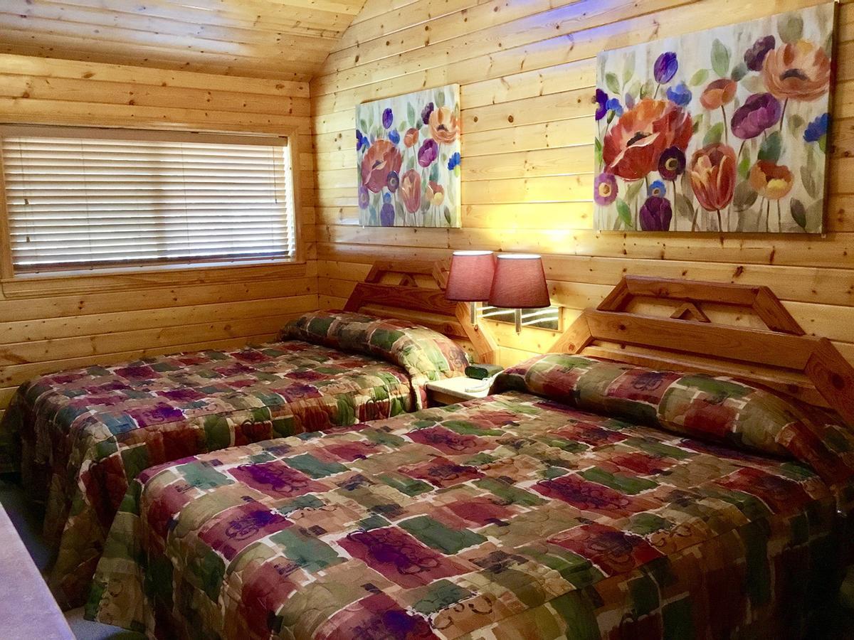 Giant Oaks Lodge Running Springs エクステリア 写真