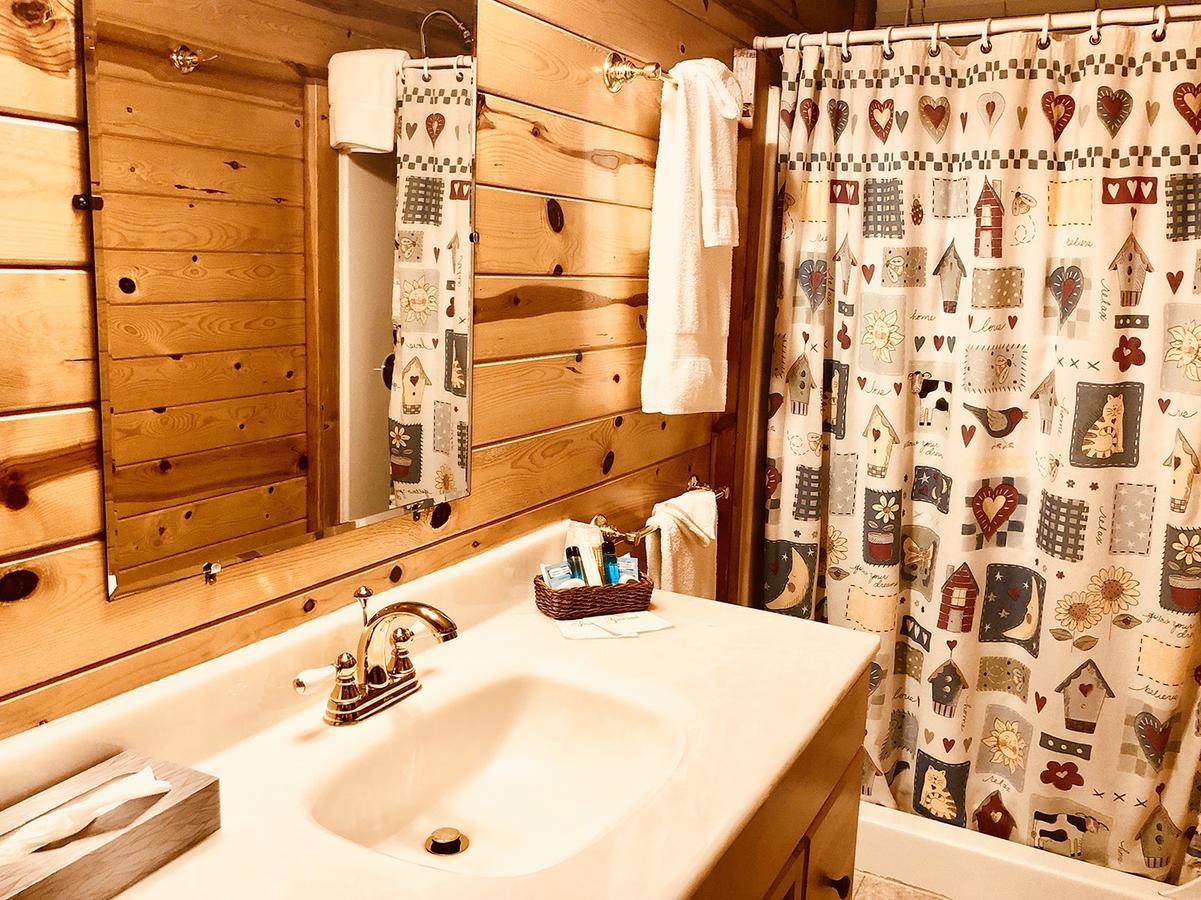 Giant Oaks Lodge Running Springs エクステリア 写真