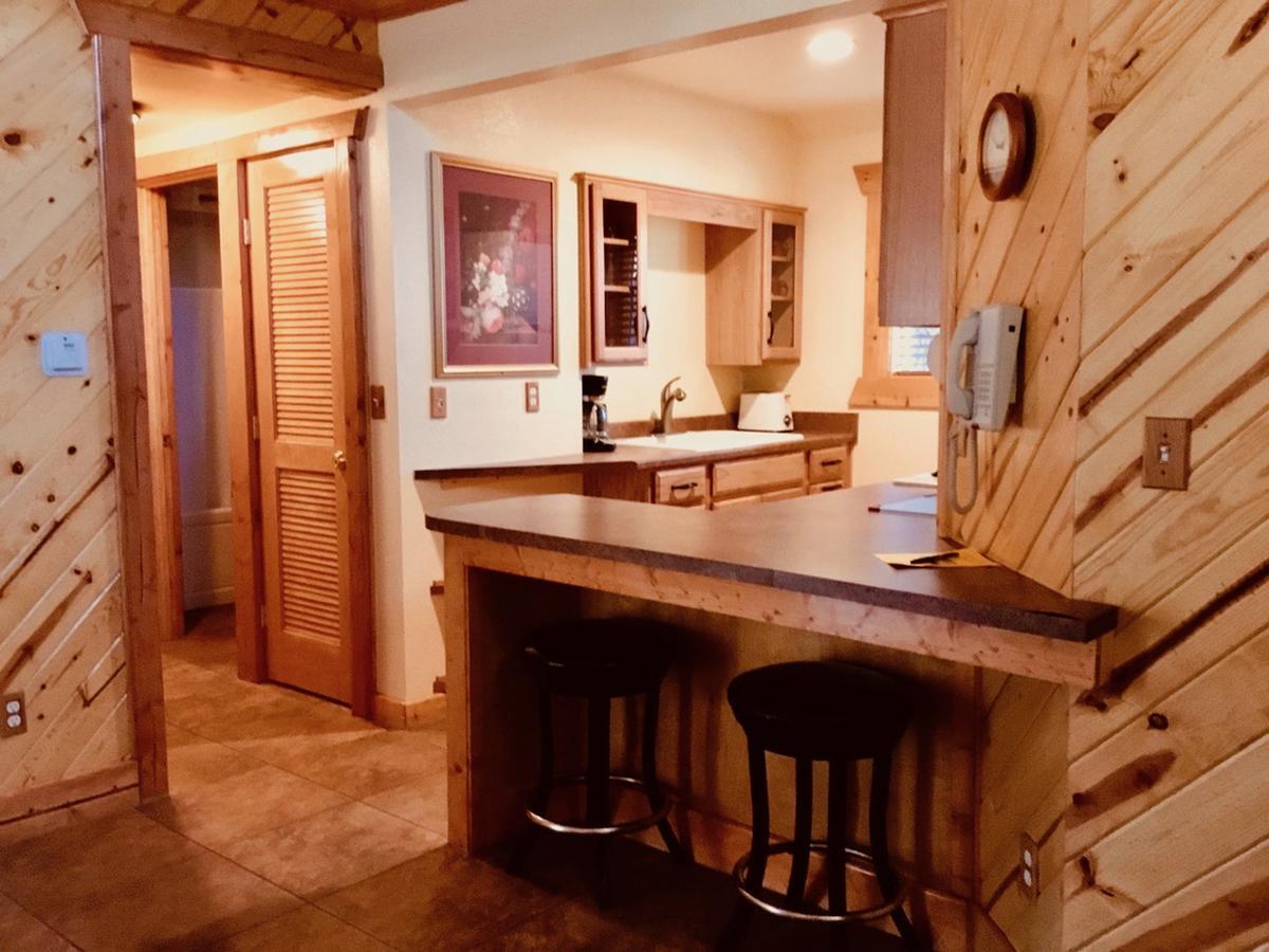 Giant Oaks Lodge Running Springs エクステリア 写真