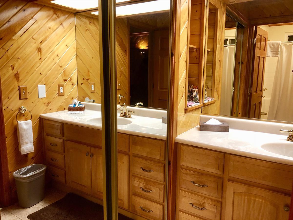 Giant Oaks Lodge Running Springs エクステリア 写真