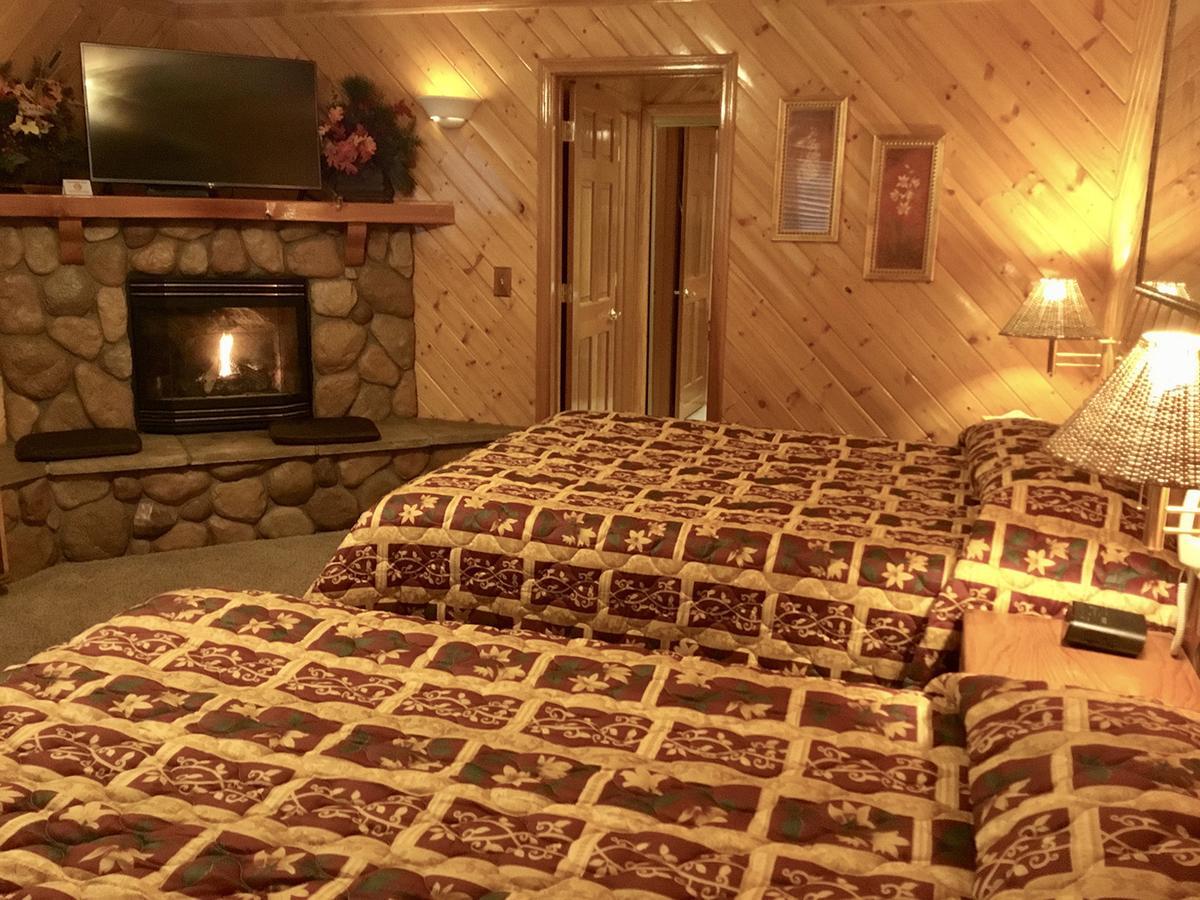 Giant Oaks Lodge Running Springs エクステリア 写真