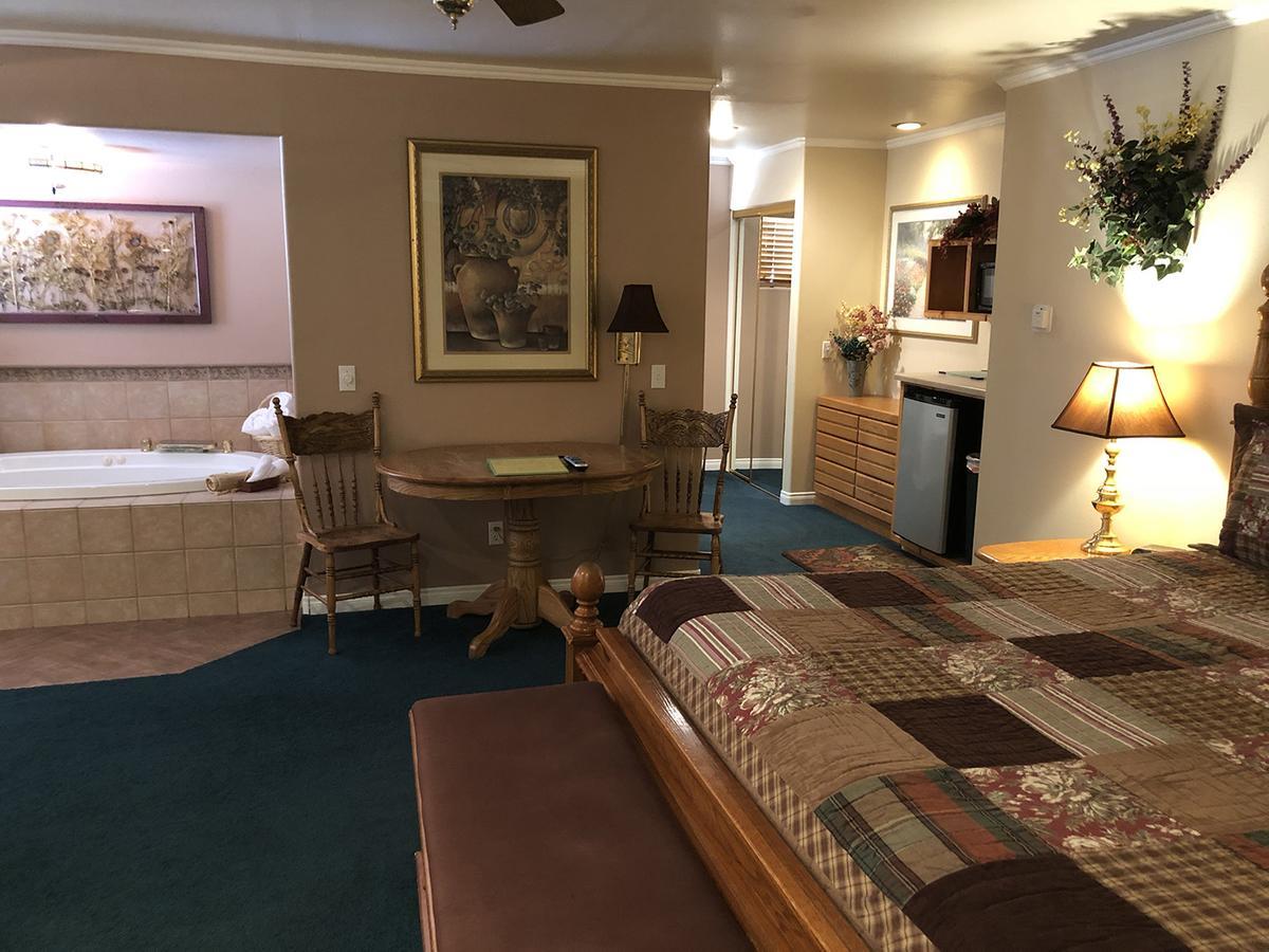 Giant Oaks Lodge Running Springs エクステリア 写真